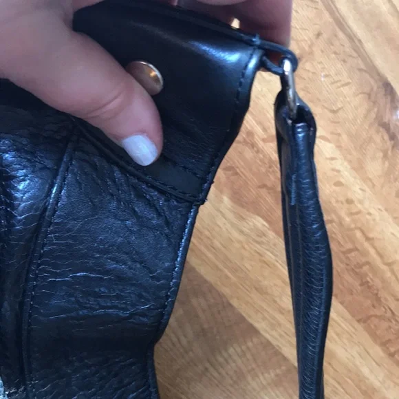 Andrew Marc New York Black Leather Shoulder Bag - Picture 9 of 9